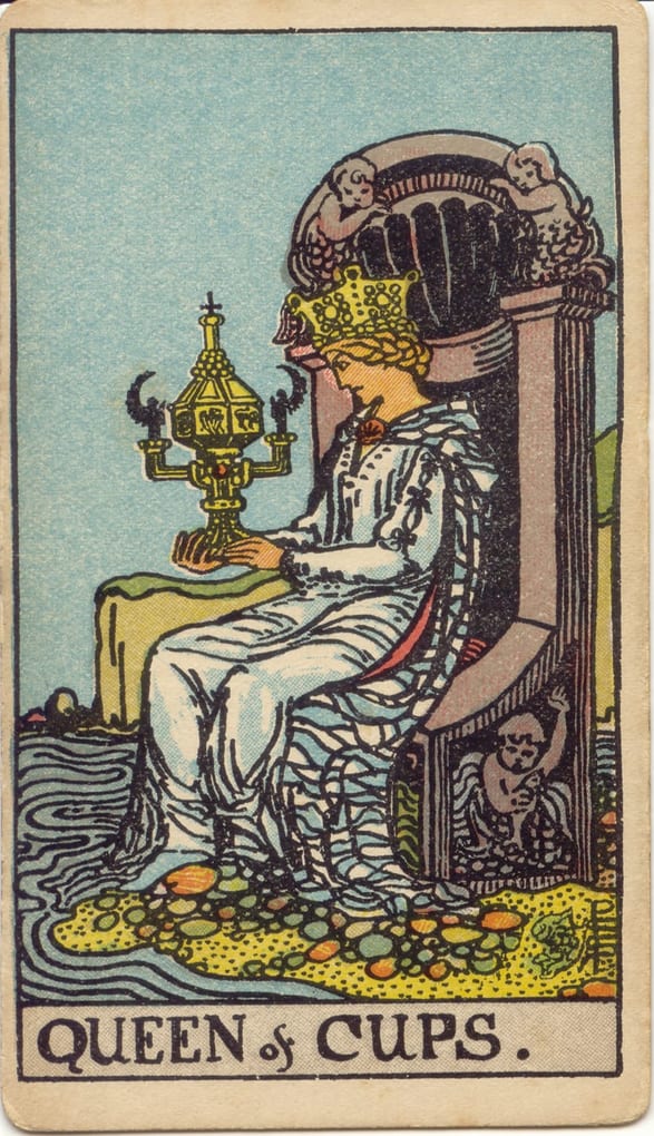 «Королева Кубков» в оригинальном исполнении Rider–Waite–Smith